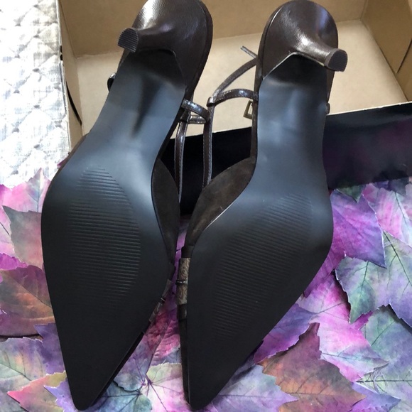 TRENDING VINTAGE SUEDE BUCKLE BACK EMBELLISHED SLING BACK PUMP NWOT - Picture 7 of 11